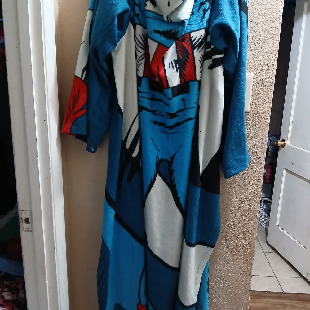 Cozy Blue Graphic Blanket